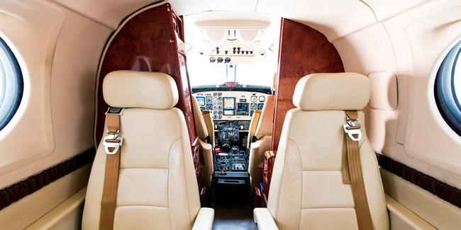 King-Air-B200-light-cabin3