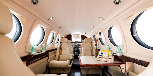 King-Air-B200-light-cabin4